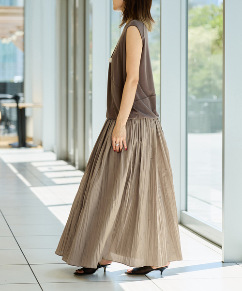 IENA LA BOUCLE（イエナラブークル）の「IENA LA BOUCLE ライトタフタプリーツスカート（スカート・レディース・ベージュ/ブラック・38/36）」の21枚目の写真