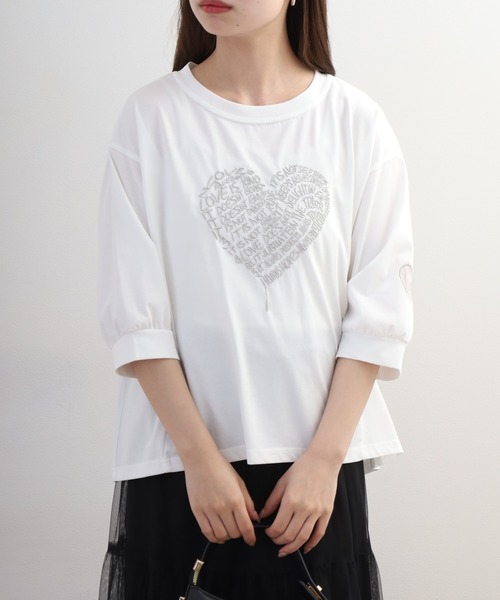EGLANTINE(エグランティーヌ)の「EGLANTINE 英字ハート刺繍5分袖カットソー(Tシャツ/カットソー・レディース・サンドベージュ/オフホワイト/ブラック/ブラック×ホワイト・38)」の3枚目の写真