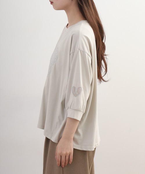 EGLANTINE(エグランティーヌ)の「EGLANTINE 英字ハート刺繍5分袖カットソー(Tシャツ/カットソー・レディース・サンドベージュ/オフホワイト/ブラック/ブラック×ホワイト・38)」の12枚目の写真