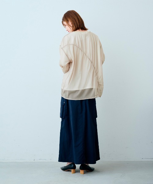 IEDIT(イディット)の「IEDIT 華やかモードに着映えする チュールを重ねたドッキングブラウス(Tシャツ/カットソー・レディース・ライトベージュ/ライトグレー・LL/3L/L/M/S)」の9枚目の写真