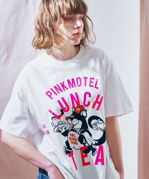 RNA(アールエヌエー)の「M2681 PINKMOTEL クロネコプリントTEE(Tシャツ/カットソー・レディース・杢グレー/ホワイト/ピンク・MEDIUM)」の1枚目の写真