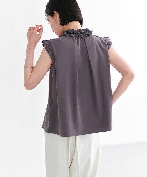 RUIRUE BOUTIQUE(ルイルエブティック)の「洗える ストレッチ | フリルカラー × グログランリボン パール ブラウス | トップス・半袖ブラウス・きれいめブラウス・オフィスカジュアルブラウス・フリルブラウス(シャツ/ブラウス・レディース・ホワイト/ダークグレー/ライトベージュ/ブラック・L/M)」の17枚目の写真