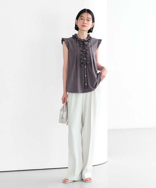 RUIRUE BOUTIQUE(ルイルエブティック)の「洗える ストレッチ | フリルカラー × グログランリボン パール ブラウス | トップス・半袖ブラウス・きれいめブラウス・オフィスカジュアルブラウス・フリルブラウス(シャツ/ブラウス・レディース・ホワイト/ダークグレー/ライトベージュ/ブラック・L/M)」の18枚目の写真