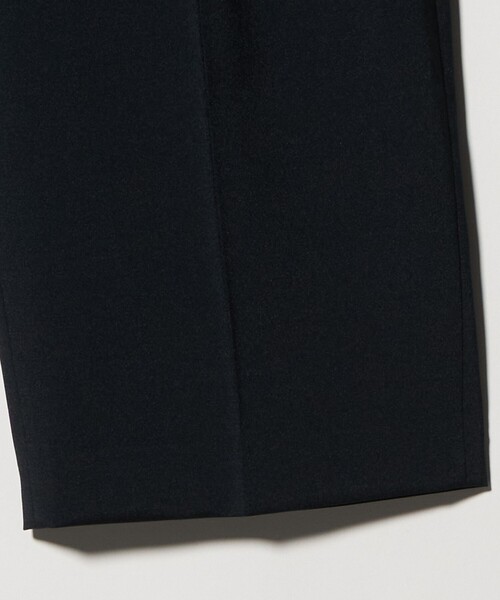 UNITED ARROWS(ユナイテッドアローズ)の「タック テーパード クロップド パンツ(スラックス・レディース・ネイビー/ダークグレー/オフホワイト・36/38)」の14枚目の写真