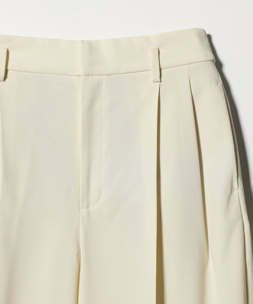 UNITED ARROWS(ユナイテッドアローズ)の「タック テーパード クロップド パンツ(スラックス・レディース・ネイビー/ダークグレー/オフホワイト・36/38)」の11枚目の写真