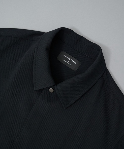 UNITED TOKYO（ユナイテッドトウキョウ）の「【接触冷感】COLD DRY PLEATS コーチブルゾン（シャツ/ブラウス・メンズ・ネイビー/ブラック/ダークグレー・1/2）」の6枚目の写真