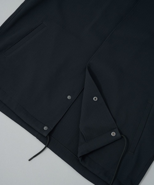 UNITED TOKYO（ユナイテッドトウキョウ）の「【接触冷感】COLD DRY PLEATS コーチブルゾン（シャツ/ブラウス・メンズ・ネイビー/ブラック/ダークグレー・1/2）」の14枚目の写真