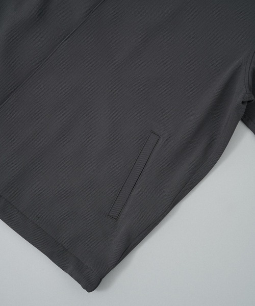 UNITED TOKYO（ユナイテッドトウキョウ）の「【接触冷感】COLD DRY PLEATS コーチブルゾン（シャツ/ブラウス・メンズ・ネイビー/ブラック/ダークグレー・1/2）」の18枚目の写真