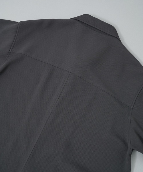UNITED TOKYO（ユナイテッドトウキョウ）の「【接触冷感】COLD DRY PLEATS コーチブルゾン（シャツ/ブラウス・メンズ・ネイビー/ブラック/ダークグレー・1/2）」の20枚目の写真