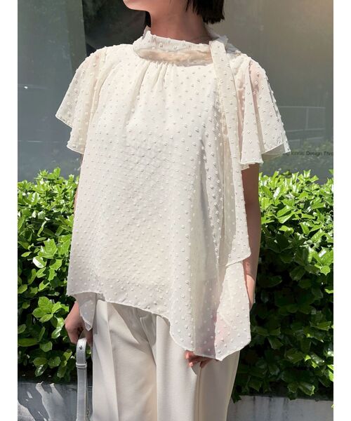 LAGUNAMOON(ラグナムーン)の「ボウタイハーフスリーブシアーブラウス 【夏服】 【オフィスカジュアル】(シャツ/ブラウス・レディース・ブラック/イエロー/ホワイト・FREE)」の2枚目の写真