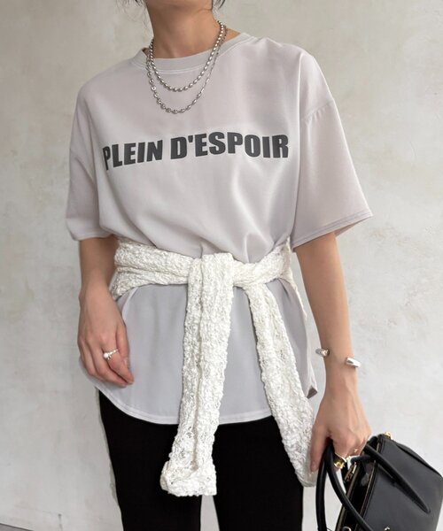 DouDou(ドゥドゥ)の「PLEIN D'ESPOIR ジョーゼット半袖ロゴTEE(シャツ/ブラウス・レディース・オフホワイト/チャコールグレー/ライトグレー/ブラウン・FREE)」の18枚目の写真