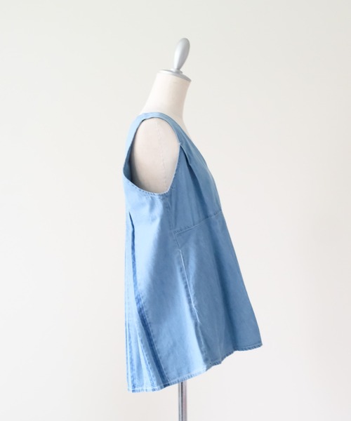 DOLLUPOOPS（ドールアップウップス）の「Back Pleats Denim Sleeveless Top(バックプリーツデニムノースリーブトップス)（ベスト・レディース・ブルー・38）」の6枚目の写真