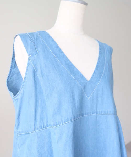 DOLLUPOOPS（ドールアップウップス）の「Back Pleats Denim Sleeveless Top(バックプリーツデニムノースリーブトップス)（ベスト・レディース・ブルー・38）」の10枚目の写真