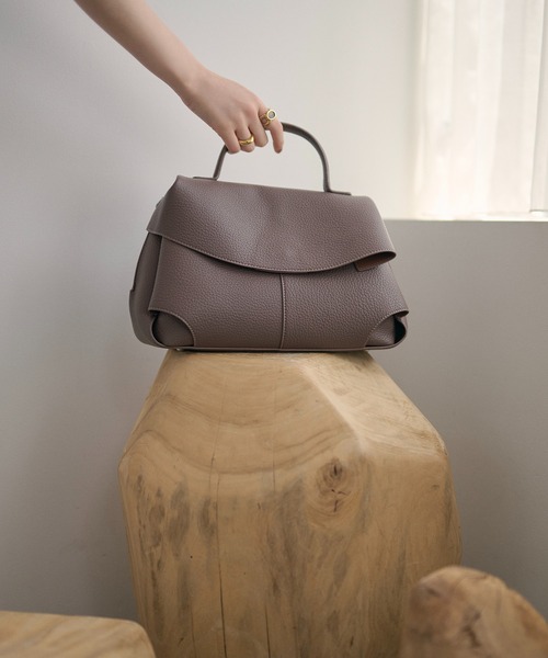 LAULEN(ローレン)の「curve flap 2way handbag / カーブフラップ 2wayハンドバッグ(ハンドバッグ・レディース・アイボリー/ブルー/ブラウン/モカ/グレー/ブラック・FREE)」の5枚目の写真