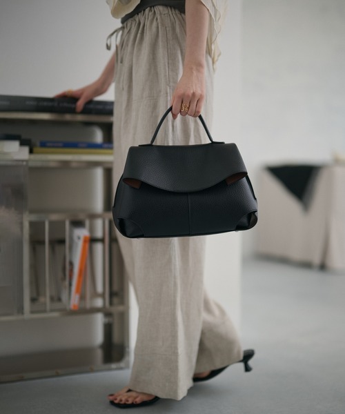 LAULEN(ローレン)の「curve flap 2way handbag / カーブフラップ 2wayハンドバッグ(ハンドバッグ・レディース・アイボリー/ブルー/ブラウン/モカ/グレー/ブラック・FREE)」の20枚目の写真