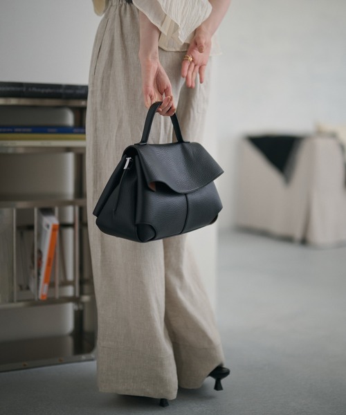 LAULEN(ローレン)の「curve flap 2way handbag / カーブフラップ 2wayハンドバッグ(ハンドバッグ・レディース・アイボリー/ブルー/ブラウン/モカ/グレー/ブラック・FREE)」の19枚目の写真