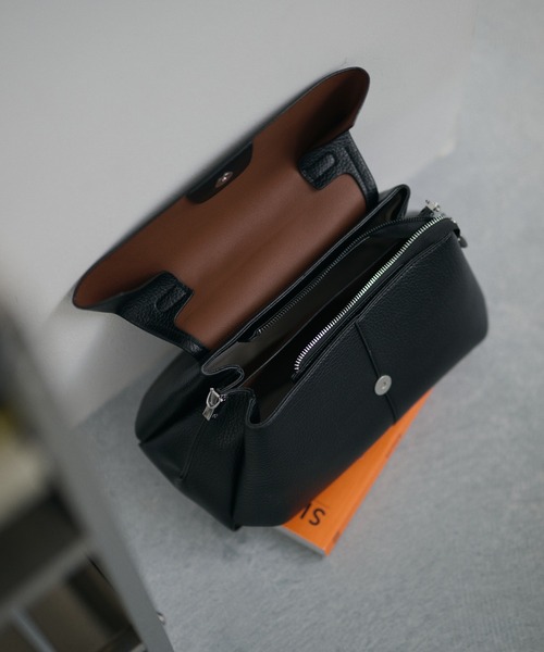 LAULEN(ローレン)の「curve flap 2way handbag / カーブフラップ 2wayハンドバッグ(ハンドバッグ・レディース・アイボリー/ブルー/ブラウン/モカ/グレー/ブラック・FREE)」の13枚目の写真