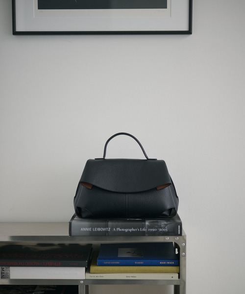 LAULEN(ローレン)の「curve flap 2way handbag / カーブフラップ 2wayハンドバッグ(ハンドバッグ・レディース・アイボリー/ブルー/ブラウン/モカ/グレー/ブラック・FREE)」の21枚目の写真