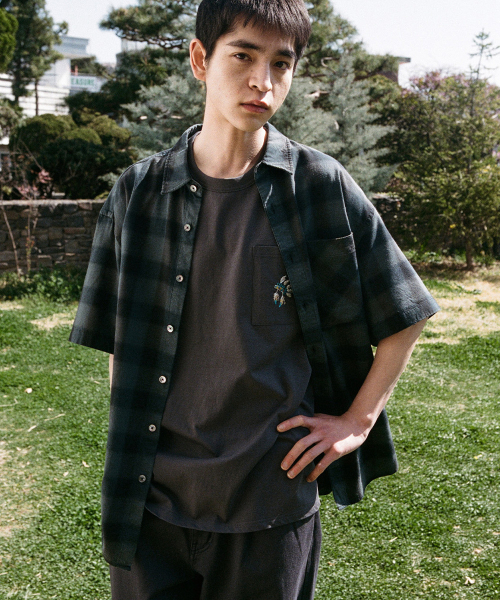 HORLISUN(ホーリーサン)の「Lawrence Short Embroidery T-shirt - Native American Charcoal(Tシャツ/カットソー・メンズ・その他・SMALL/MEDIUM/LARGE)」の8枚目の写真