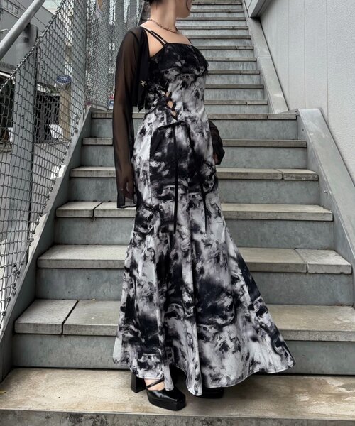Mavie..7(メヴィセットゥ)の「【Mavie..7】《S,Mサイズ展開》サイドレースUPジャンスカ(ワンピース・レディース・その他1/ブラック・SMALL/MEDIUM)」の3枚目の写真