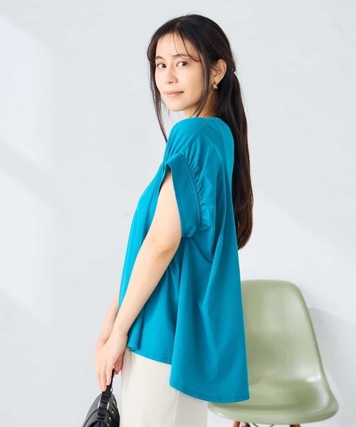 a.v.v(アーヴェヴェ)の「ボリュームスリーブフレアカットソー(Tシャツ/カットソー・レディース・ネイビー/グリーン/クリーム・38/40)」の17枚目の写真
