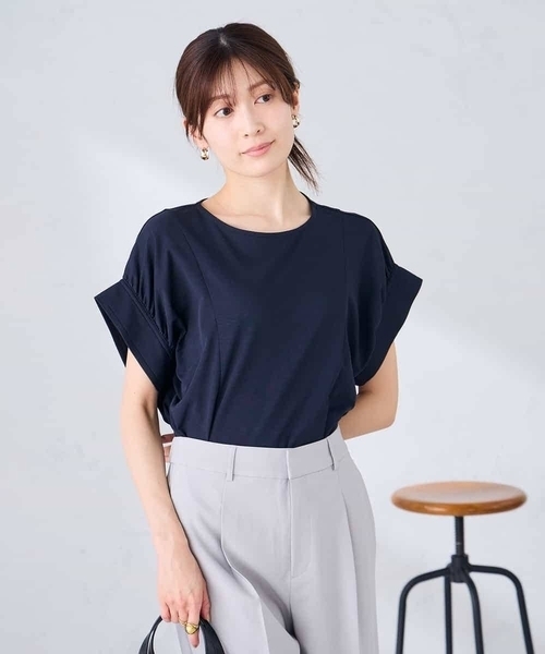 a.v.v(アーヴェヴェ)の「ボリュームスリーブフレアカットソー(Tシャツ/カットソー・レディース・ネイビー/グリーン/クリーム・38/40)」の21枚目の写真