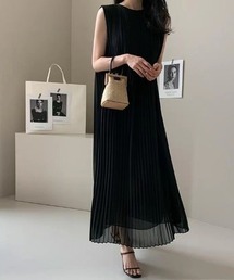 プリーツワンピース