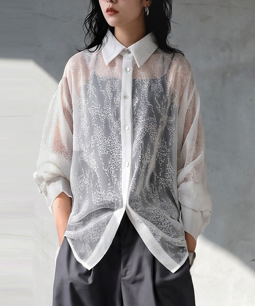 antiqua(アンティカ)の「バックスリット シアーシャツ(シャツ/ブラウス・レディース・ホワイト/ブラック・ONESIZE)」の1枚目の写真