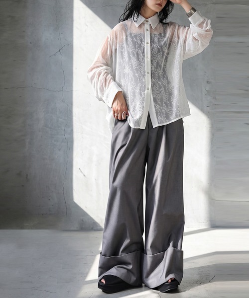 antiqua(アンティカ)の「バックスリット シアーシャツ(シャツ/ブラウス・レディース・ホワイト/ブラック・ONESIZE)」の3枚目の写真