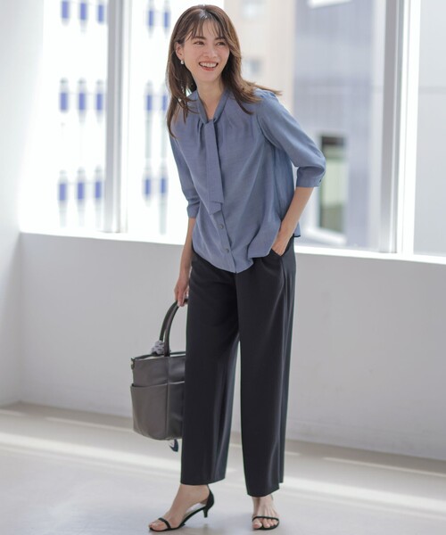 J.PRESS Ladies(J.プレス レディス)の「【シーンレスに活躍】ウォッシャブルキュプラツイル ボウタイ ブラウス(シャツ/ブラウス・レディース・ブルー系/パープル系1/ダークブラウン系1/ブラック系3・XS)」の5枚目の写真