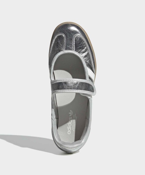 adidas(アディダス)の「サンバ ジェーン シューズ / Samba Jane Shoes メリージェーンスニーカー / アディダスオリジナルス adidas Originals(スニーカー・レディース・シルバー・22.5cm/22.0cm/24.5cm/24.0cm/23.5cm/29.0cm/28.5cm/28.0cm/27.5cm/27.0cm/26.5cm/26.0cm/25.5cm/25.0cm/23.0cm)」の2枚目の写真