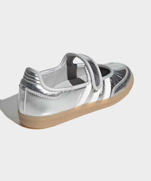 adidas(アディダス)の「サンバ ジェーン シューズ / Samba Jane Shoes メリージェーンスニーカー / アディダスオリジナルス adidas Originals(スニーカー・レディース・シルバー・22.5cm/22.0cm/24.5cm/24.0cm/23.5cm/29.0cm/28.5cm/28.0cm/27.5cm/27.0cm/26.5cm/26.0cm/25.5cm/25.0cm/23.0cm)」の5枚目の写真