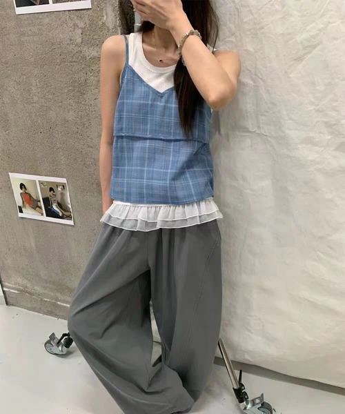 LYEON(リヨン)の「裾フリルタンク×チェックキャミレイヤード2点セット(タンクトップ・レディース・オレンジ/ブルー/グレー・FREE)」の6枚目の写真
