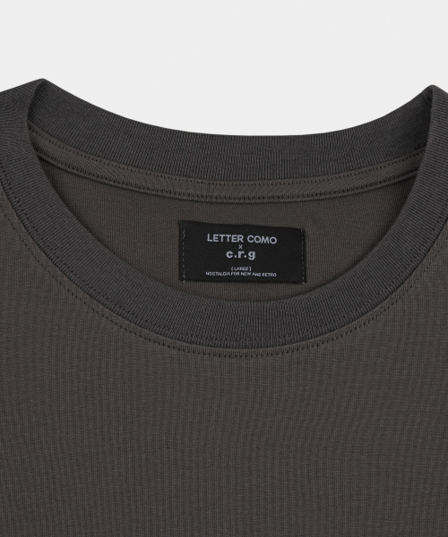 LETTERCOMO(レテルコモ)の「レターボーイエンブロイダリー半袖Tシャツチャコール(Tシャツ/カットソー・メンズ・チャコール・MEDIUM/LARGE)」の4枚目の写真