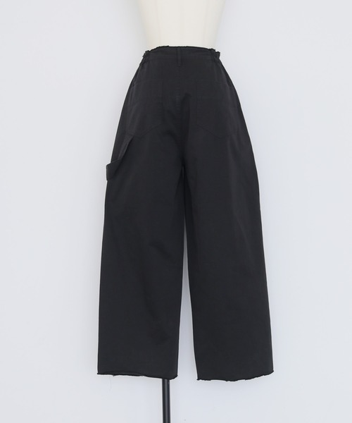 cheriella(シェリエラ)の「【cheriella】ペインタータックワイドパンツ PAINTER TUCK WIDE PANTS(チノパンツ・レディース・ブラック/ブラウン/ベージュ・FREE)」の4枚目の写真