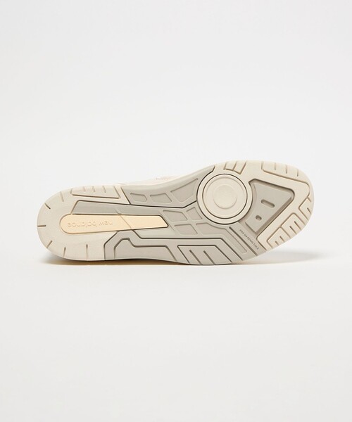 NEW BALANCE(ニューバランス)の「【国内EXCLUSIVE】<New Balance>U950384/スニーカー(スニーカー・メンズ・ベージュ・27.5cm/27cm/26.5cm/26cm/25.5cm/28cm/28.5cm/25cm)」の6枚目の写真