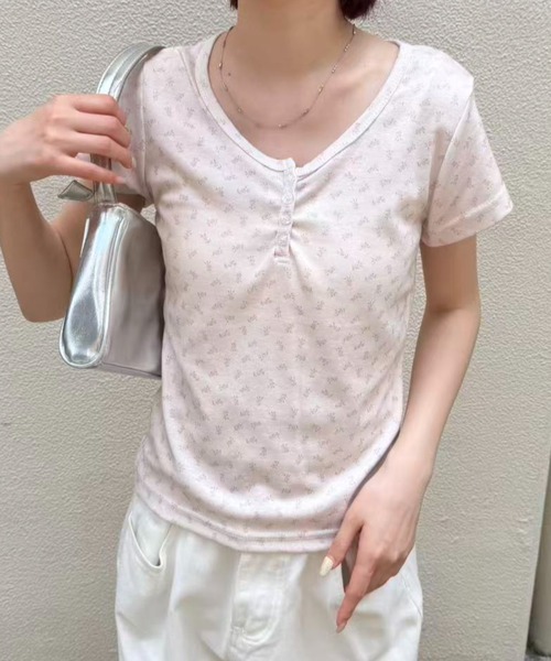 mebole（メボレ）の「flower henley neck T-shirt（Tシャツ/カットソー・レディース・ピンク・FREE）」の9枚目の写真
