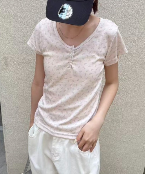 mebole（メボレ）の「flower henley neck T-shirt（Tシャツ/カットソー・レディース・ピンク・FREE）」の12枚目の写真