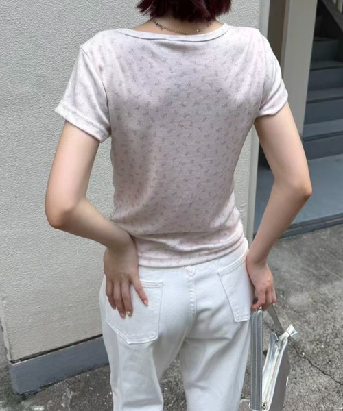 mebole（メボレ）の「flower henley neck T-shirt（Tシャツ/カットソー・レディース・ピンク・FREE）」の15枚目の写真