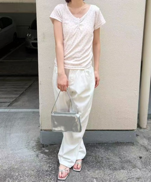 mebole（メボレ）の「flower henley neck T-shirt（Tシャツ/カットソー・レディース・ピンク・FREE）」の19枚目の写真