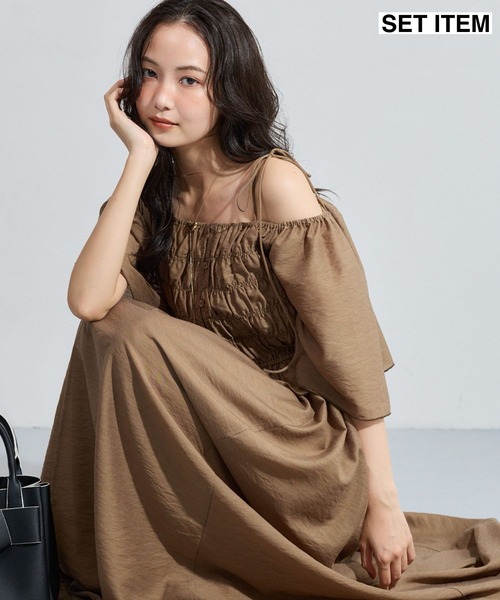 mysty woman(ミスティウーマン)の「【セットアイテム】シャーリングブラウスセットワンピース 1054930(ワンピース・レディース・ブラック/アイボリー/ブラウン・FREE)」の1枚目の写真