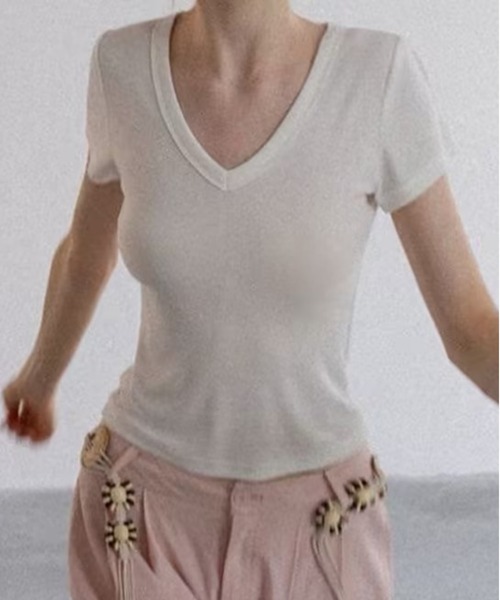 AsheKsha（アシクシャ）の「Vネック半袖Tシャツ（Tシャツ/カットソー・レディース・グレー/ホワイト/ブラック・M）」の7枚目の写真