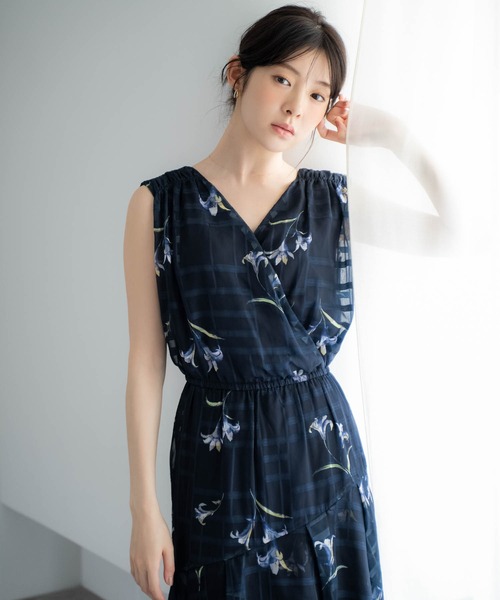 NOELA(ノエラ)の「プリントノースリワンピース(ワンピース・レディース・ネイビー/ブラウン/オフホワイト・S/M)」の16枚目の写真