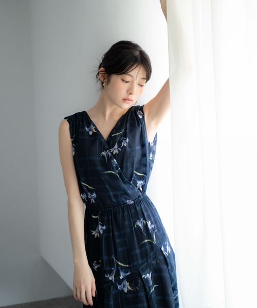NOELA(ノエラ)の「プリントノースリワンピース(ワンピース・レディース・ネイビー/ブラウン/オフホワイト・S/M)」の19枚目の写真