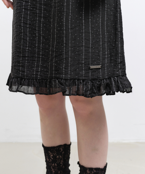 NICK&NICOLE(ニックアンドニコール)の「PIN STRIPE FLARE SKIRT_BLACK(スカート・レディース・その他・FREE)」の3枚目の写真