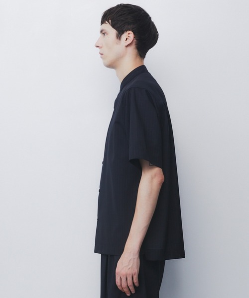 UNITED TOKYO(ユナイテッドトウキョウ)の「【新作】AIR WOOL ストライプバンドカラーシャツ |接触冷感/通気性//夏服/薄手/速乾/軽量/防臭(シャツ/ブラウス・メンズ・ダークネイビー/グレー・2/1)」の16枚目の写真