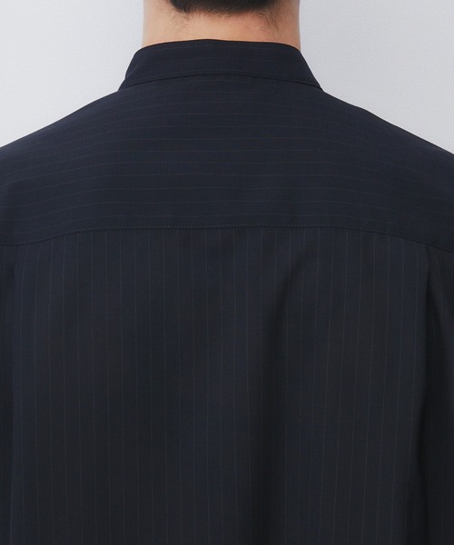 UNITED TOKYO(ユナイテッドトウキョウ)の「【新作】AIR WOOL ストライプバンドカラーシャツ |接触冷感/通気性//夏服/薄手/速乾/軽量/防臭(シャツ/ブラウス・メンズ・ダークネイビー/グレー・2/1)」の21枚目の写真