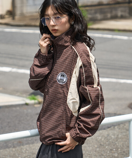 UMBRO（アンブロ）の「UMBRO × FREAK'S STORE/アンブロ 別注 Track Jacket/トラックジャケット（ナイロンジャケット・レディース・ナチュラル/ダークブラウン/ブラック/ブラウン・ﾌﾘ-）」の18枚目の写真
