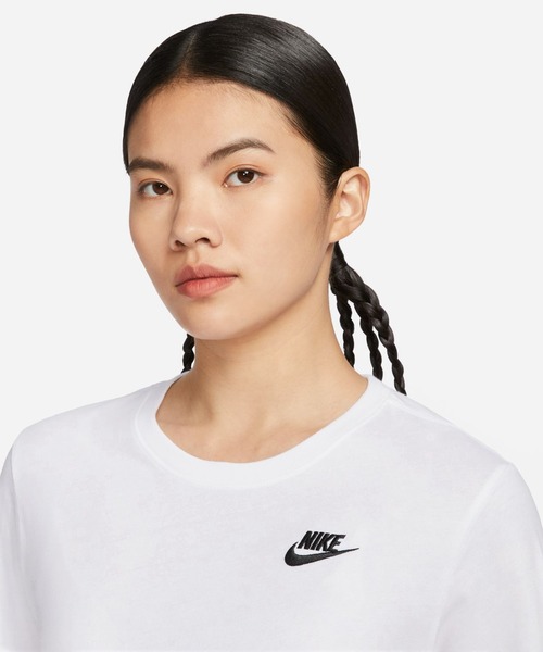 NIKE(ナイキ)の「NIKE ナイキ NSW クラブ S/S Tシャツ(Tシャツ/カットソー・レディース・サックスブルー・S/M/L/XL)」の6枚目の写真