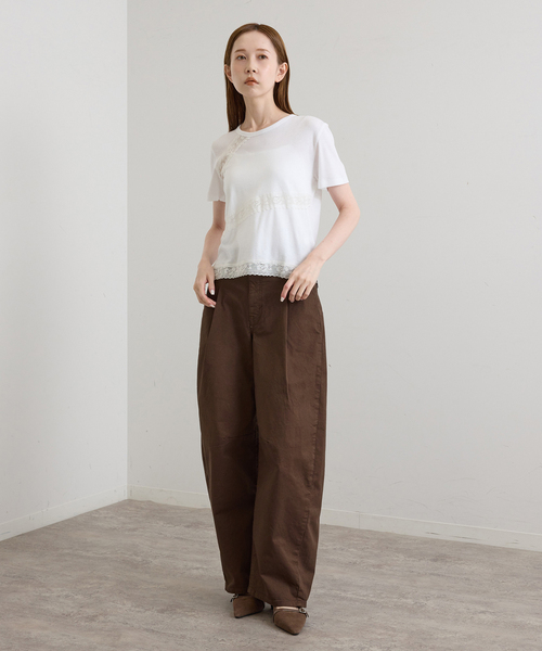 U by SPICK&SPAN(ユーバイスピックアンドスパン)の「SOMETHING / サムシング HANA TUCK CURVE TAPERED(チノパンツ・レディース・ブラウン・SMALL/MEDIUM)」の2枚目の写真